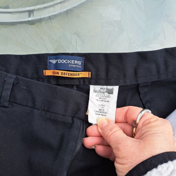 DOCKERS ATHLETIC GOLF SHORTS WOMENS SIZE 12 BLACK STRETCH 33W COMFY CASUAL #65 - Picture 3 of 5